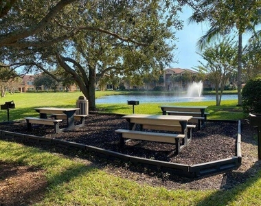 121 Sw Palm Drive - Photo Thumbnail 1