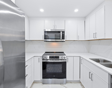 501 E Dania Beach Boulevard - Photo Thumbnail 2