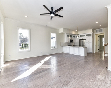 121 W F Street - Photo Thumbnail 6