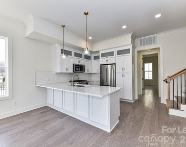 121 W F Street - Photo Thumbnail 10