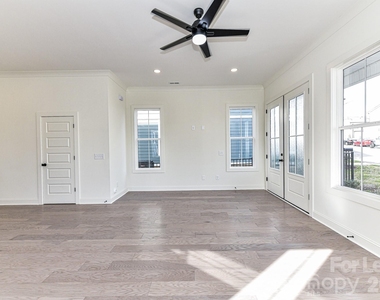 121 W F Street - Photo Thumbnail 7