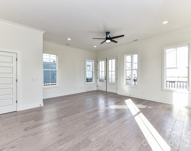 121 W F Street - Photo Thumbnail 9