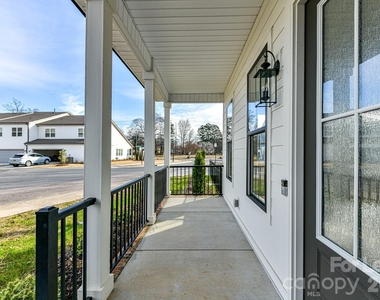 121 W F Street - Photo Thumbnail 4