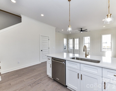121 W F Street - Photo Thumbnail 12