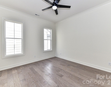 121 W F Street - Photo Thumbnail 13