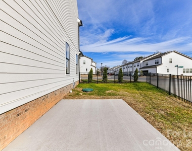 121 W F Street - Photo Thumbnail 35