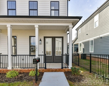 121 W F Street - Photo Thumbnail 3