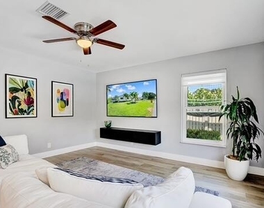 722 Sw 28th Avenue - Photo Thumbnail 15