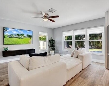 722 Sw 28th Avenue - Photo Thumbnail 9