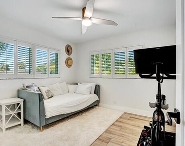 722 Sw 28th Avenue - Photo Thumbnail 28