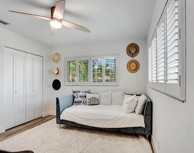 722 Sw 28th Avenue - Photo Thumbnail 23