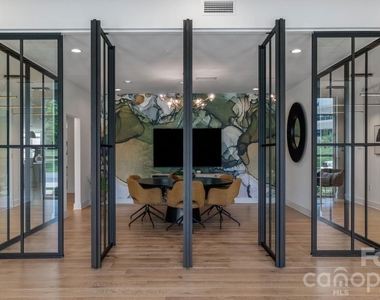 4520 Charlotte Park Drive - Photo Thumbnail 7