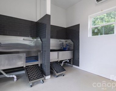 4520 Charlotte Park Drive - Photo Thumbnail 18
