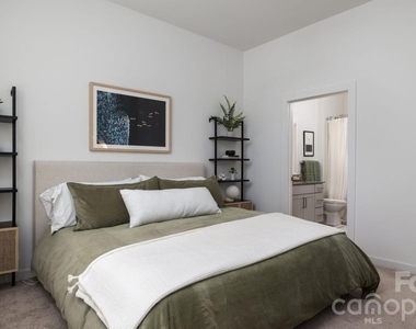 4520 Charlotte Park Drive - Photo Thumbnail 34