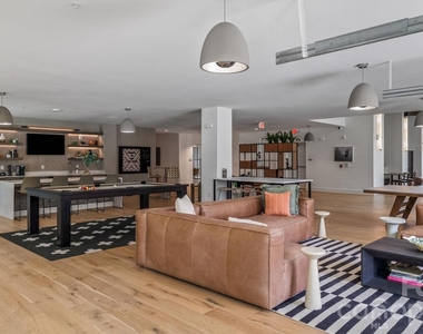 4520 Charlotte Park Drive - Photo Thumbnail 8