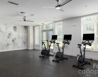 4520 Charlotte Park Drive - Photo Thumbnail 14