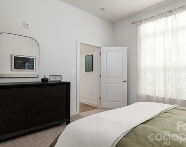 4520 Charlotte Park Drive - Photo Thumbnail 35