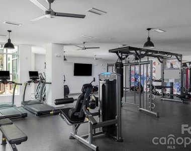 4520 Charlotte Park Drive - Photo Thumbnail 15