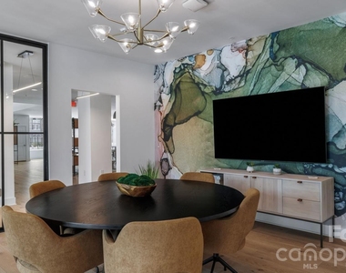 4520 Charlotte Park Drive - Photo Thumbnail 9