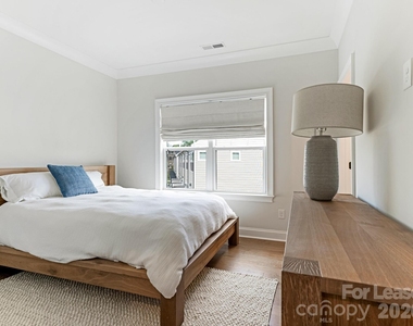 2555 Deacon Avenue - Photo Thumbnail 21