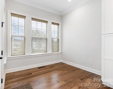 2555 Deacon Avenue - Photo Thumbnail 10