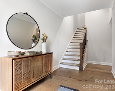 2555 Deacon Avenue - Photo Thumbnail 3