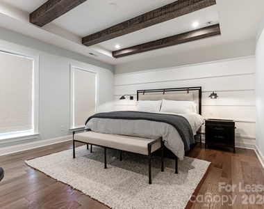 2555 Deacon Avenue - Photo Thumbnail 17
