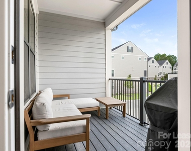 2555 Deacon Avenue - Photo Thumbnail 11