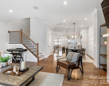 2555 Deacon Avenue - Photo Thumbnail 14