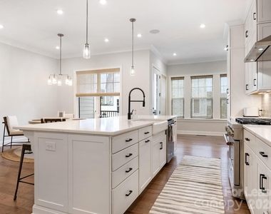 2555 Deacon Avenue - Photo Thumbnail 8