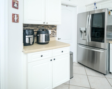 1814 Wisteria Street - Photo Thumbnail 11