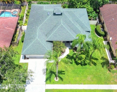 1814 Wisteria Street - Photo Thumbnail 3