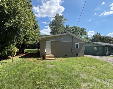2621 E Greenbriar Road - Photo Thumbnail 11