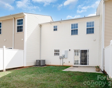558 Calen Lane - Photo Thumbnail 38