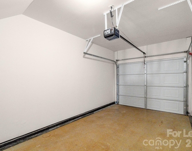 558 Calen Lane - Photo Thumbnail 41