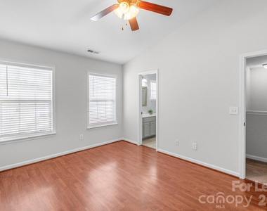558 Calen Lane - Photo Thumbnail 22