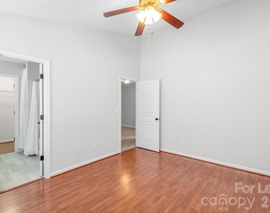 558 Calen Lane - Photo Thumbnail 21