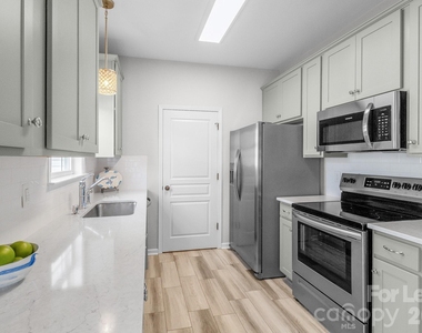 558 Calen Lane - Photo Thumbnail 1