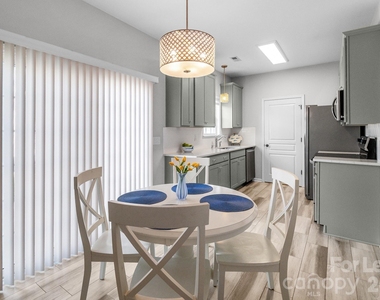 558 Calen Lane - Photo Thumbnail 15