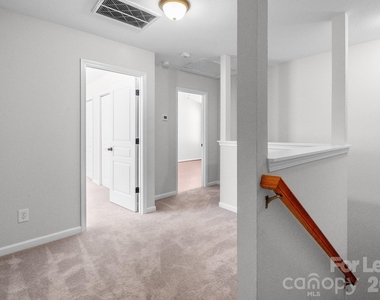 558 Calen Lane - Photo Thumbnail 19