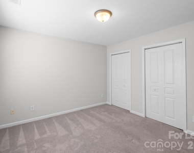 558 Calen Lane - Photo Thumbnail 33