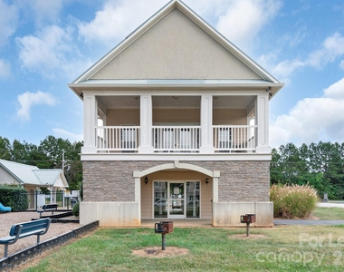 558 Calen Lane - Photo Thumbnail 43
