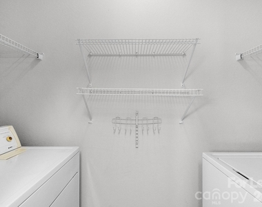 558 Calen Lane - Photo Thumbnail 17