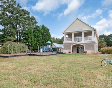 558 Calen Lane - Photo Thumbnail 42