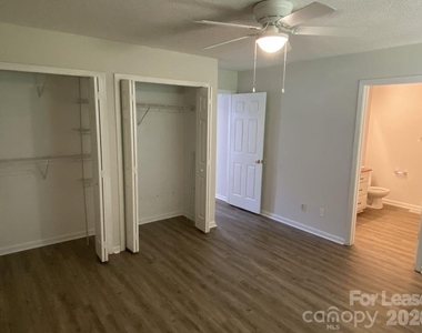 3122 Periwinkle Court - Photo Thumbnail 10