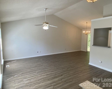 3122 Periwinkle Court - Photo Thumbnail 2
