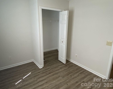 3122 Periwinkle Court - Photo Thumbnail 16