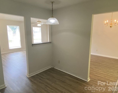 3122 Periwinkle Court - Photo Thumbnail 7