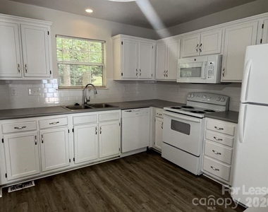 3122 Periwinkle Court - Photo Thumbnail 6