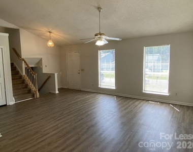 3122 Periwinkle Court - Photo Thumbnail 1